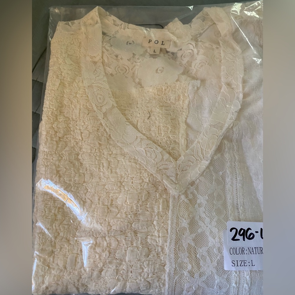 POL Asymmetrical Cream Lace Patchwork Oversized T… - image 5